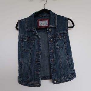 Jean vest.